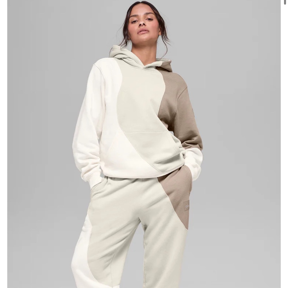 alo Make Waves Hoodie in Ivory/Bone/Gravel - Picture 9 of 9